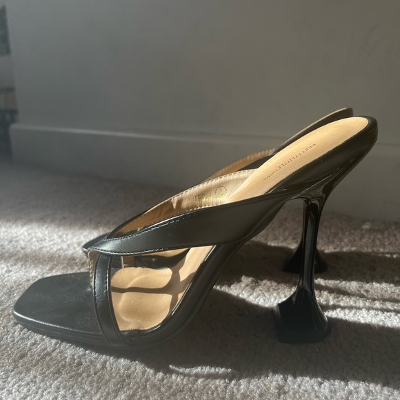 PrettyLittleThing Heels - Picture 3 of 5